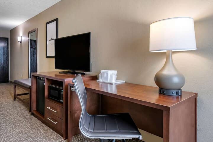 Room 6 of 38
