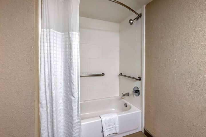 Room 7 of 38