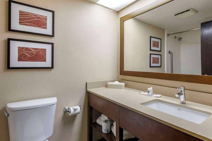 Room 21 of 38