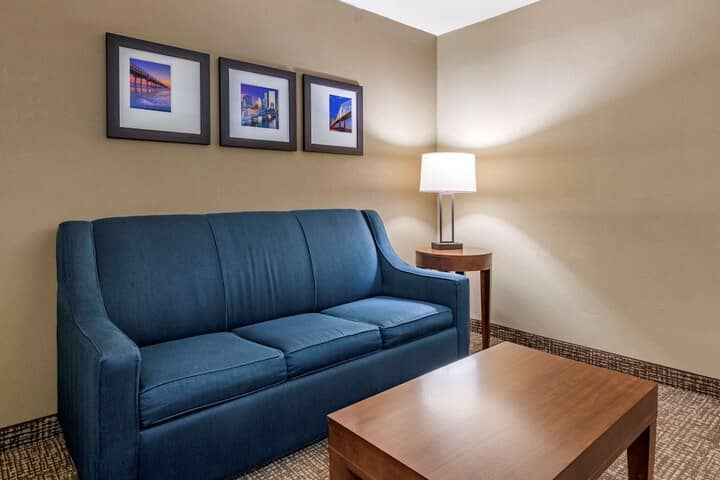 Room 11 of 38