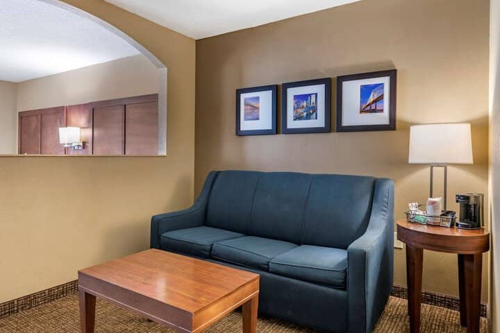 Room 13 of 38
