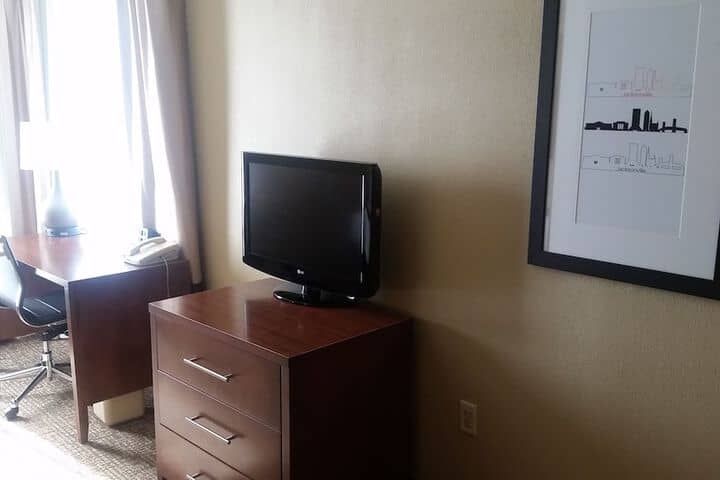 Room 23 of 38